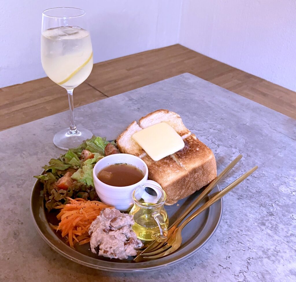 lili lunch