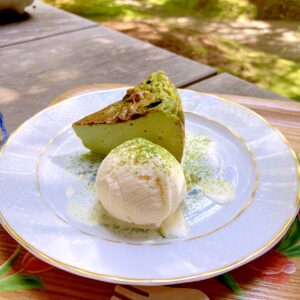 抹茶のバスクチーズケーキ