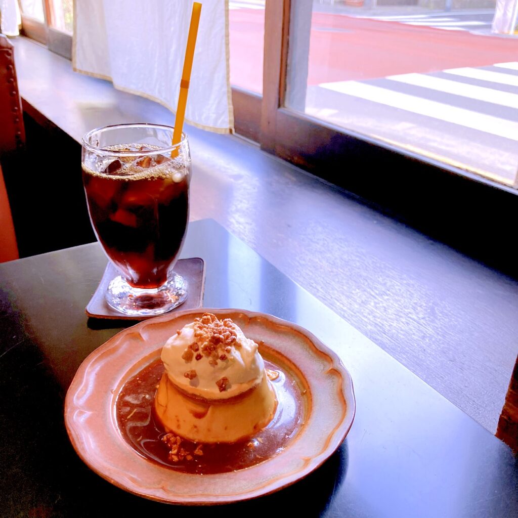 カスタードぶりんとアイスコーヒー