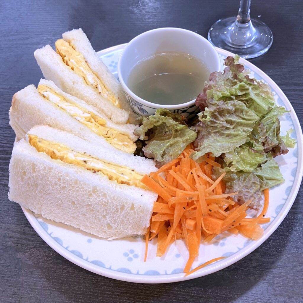 再現たまごサンド