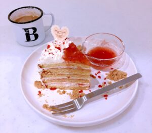 イチゴのデコレーションケーキ