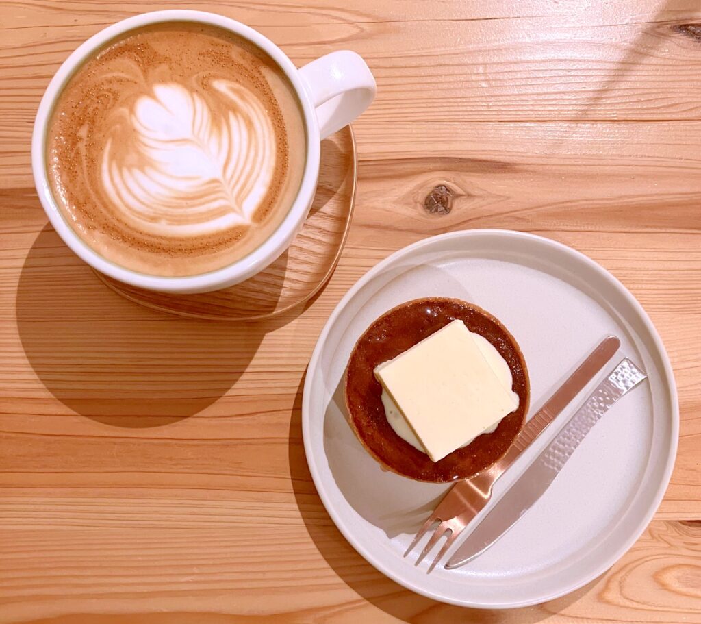 クッキーケイクとラテ