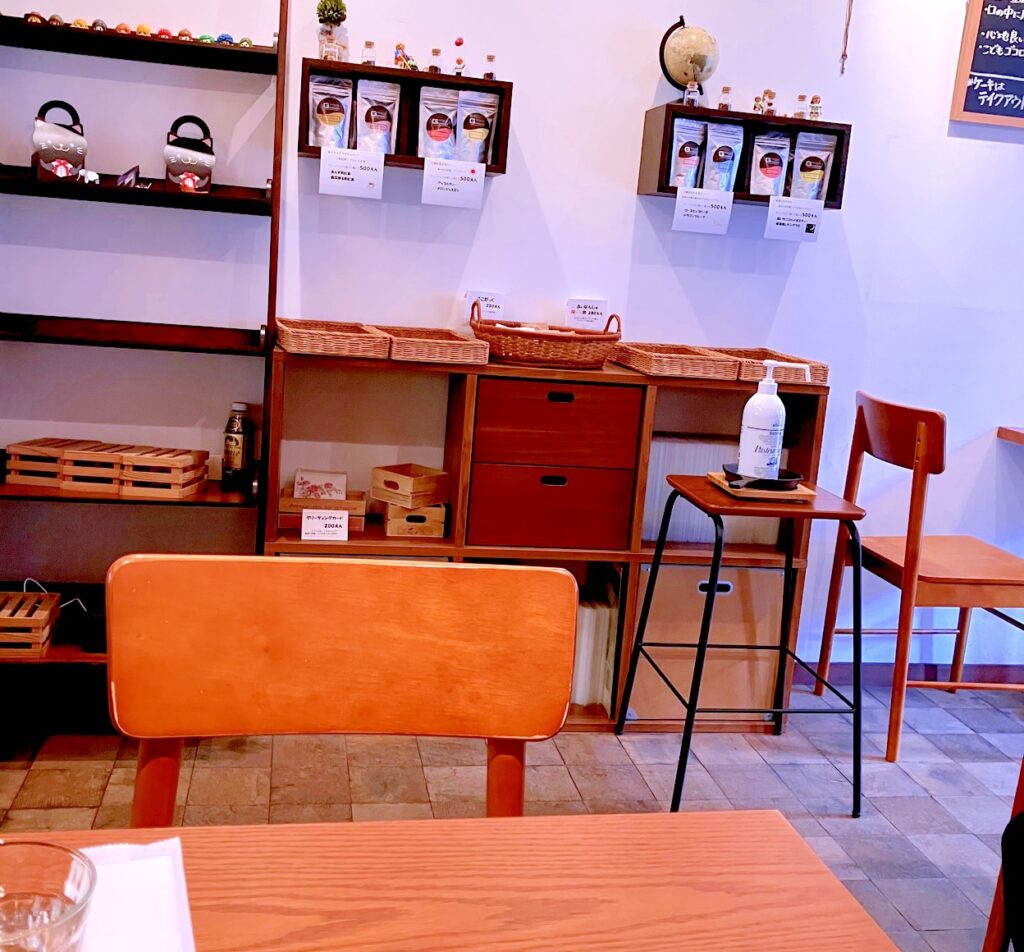 谷中のおやつやがよし