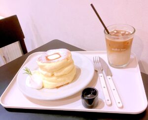 パンケーキとカフェラテ